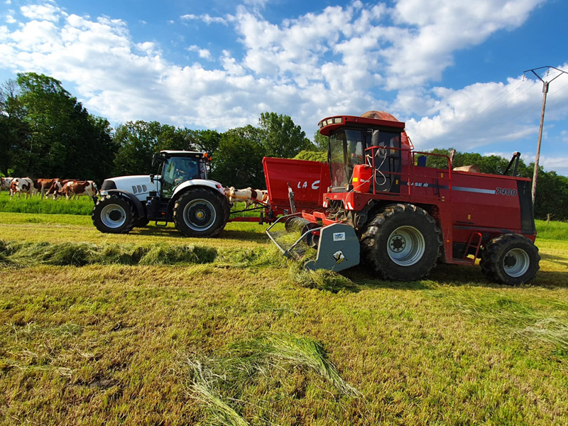 Travaux agricoles ensilage Neydens