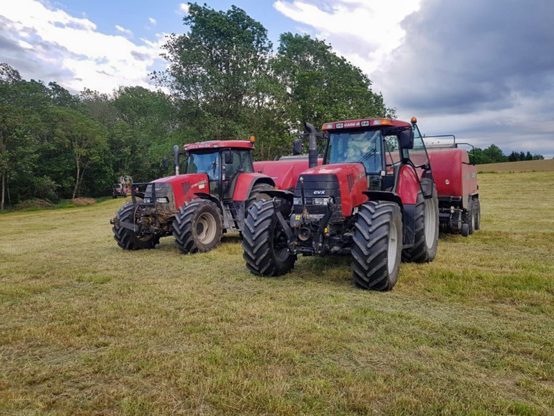 Travaux agricoles pressage Neydens