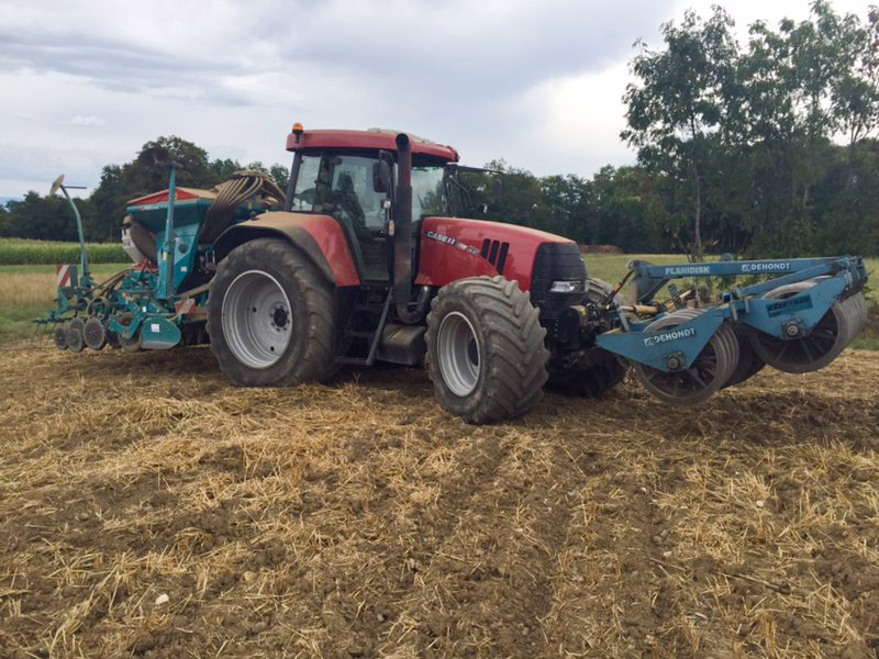 Travaux agricoles semis Neydens