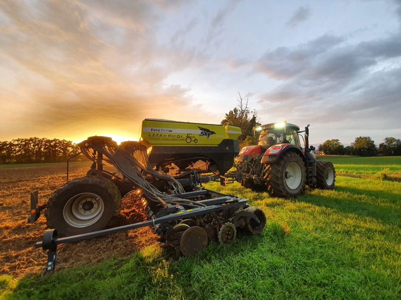 Travaux agricoles semis Neydens